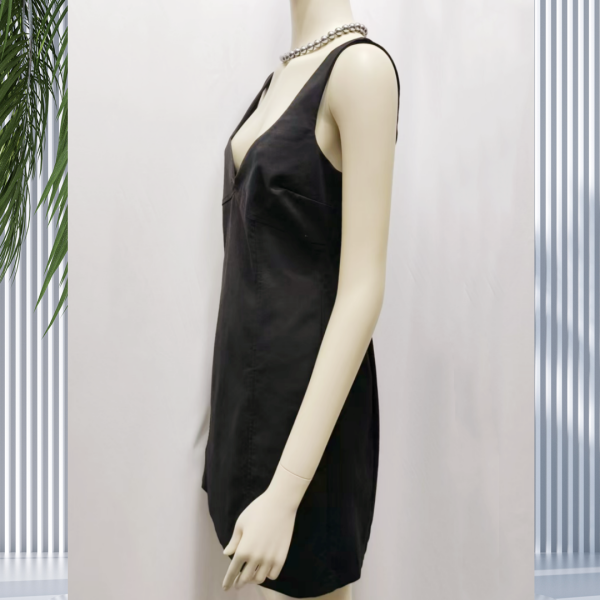 Casual Dresses Fashionable Solid Color Deep V-Neck Off-Shoulder Short Dress - Image 3