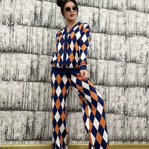 Autumn winter knit ladies casual tracksuits v neck single breasted cardigans wide leg pants Plaid two-piece set - Image 4