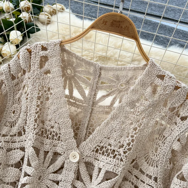 LW0127 Korean Female Hollowed-Out Hook Flower V-Neck Short Cardigan Knit Coat High-Waisted Casual Pants Two-Piece Set - Image 4